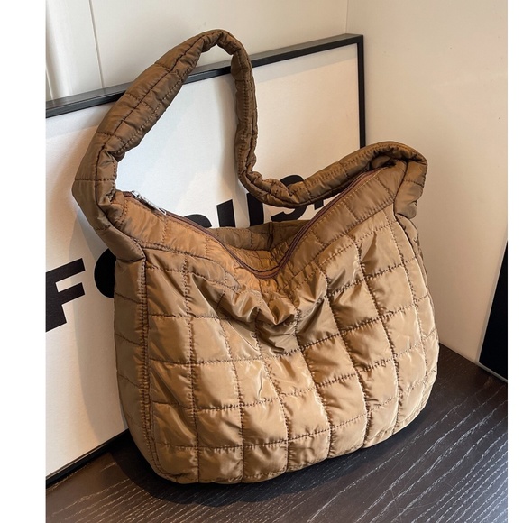 Luxe Quilted Puffer Messenger Shoulder Crossbody Travel Bag - Picture 5 of 8
